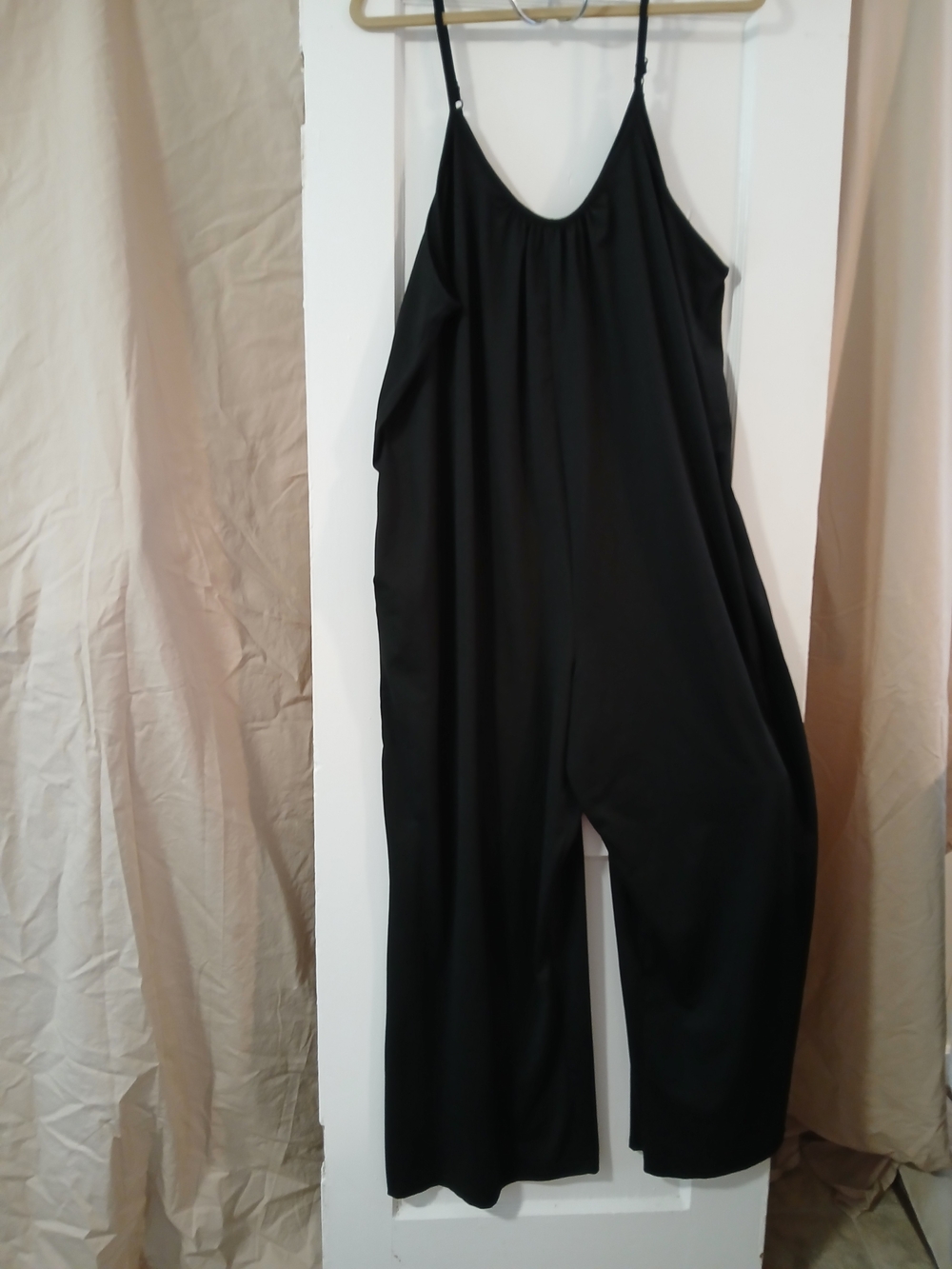 Black Wide-Leg Jumpsuit with Spaghetti Straps [112]